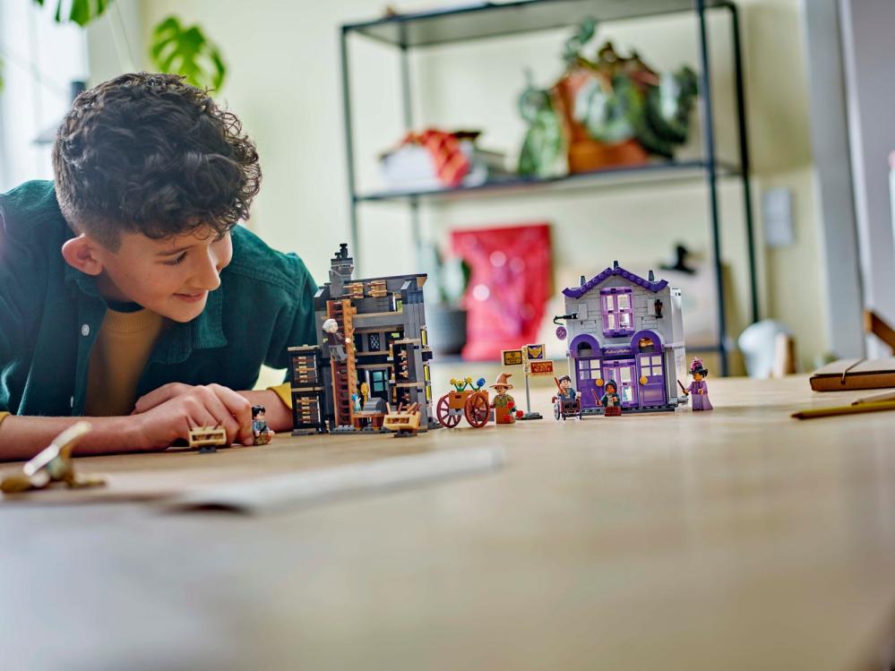 LEGO Harry Potter™ Olivanders™ & Madame Mallekins gewaden 76439